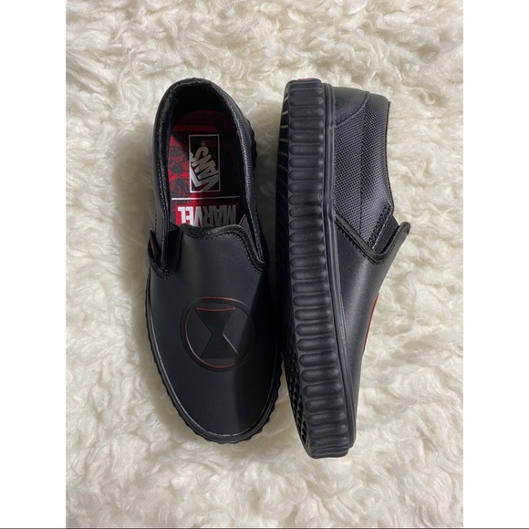 New Wmns VANS X MARVEL CLASSIC SLIP-ON - Picture 5 of 5